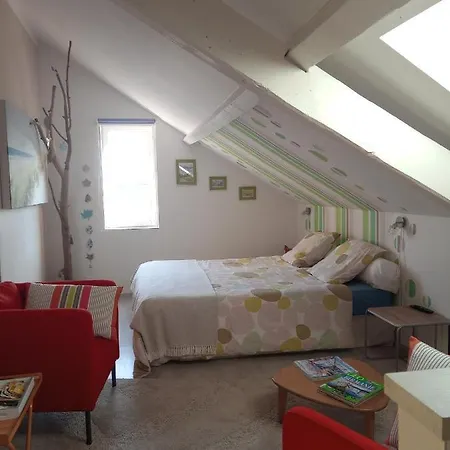 Duplex L'ecole Buissonniere לינה וארוחת בוקר